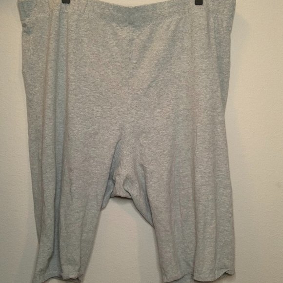 Interested Cropped Leggings - Picture 1 of 2